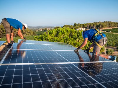 installation-panneaux-solaires-scaled installation-panneaux-solaires-scaled